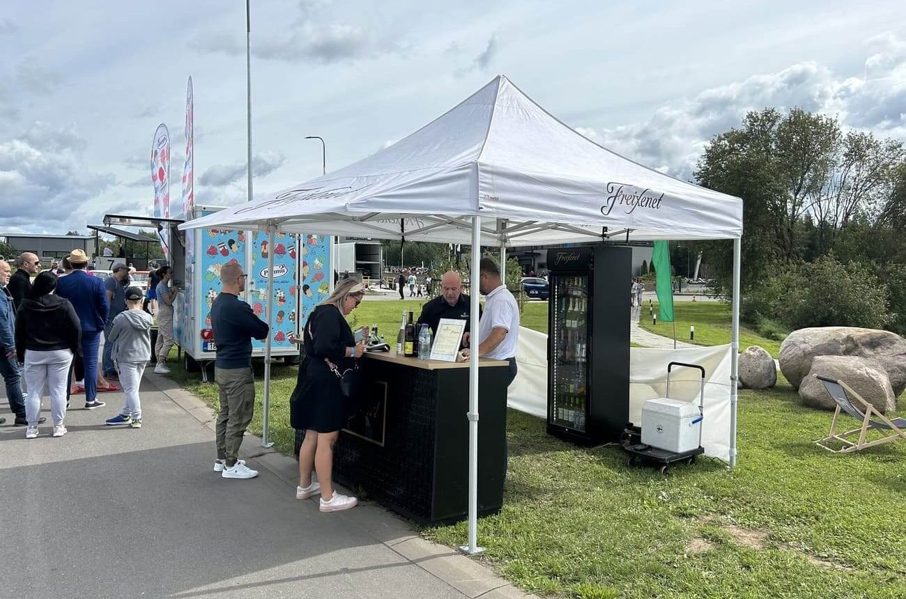 markīzega Pop Up telts