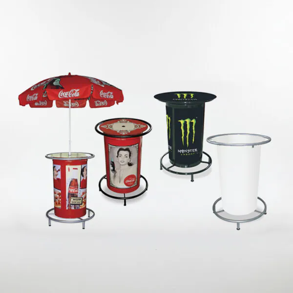 Augstais bāra krēsls un galds